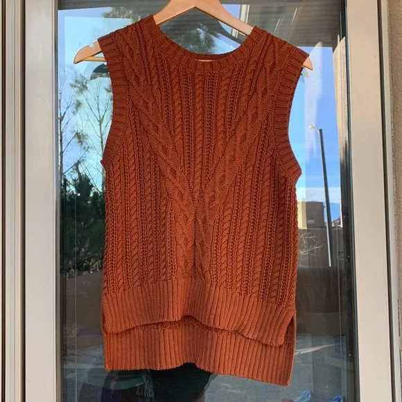 Rachel Zoe size small women’s brown crewneck cable sweater vest - Picture 1 of 7